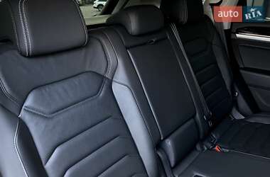 Внедорожник / Кроссовер Volkswagen Touareg 2019 в 