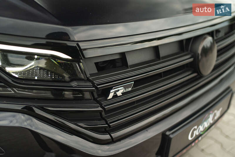 Позашляховик / Кросовер Volkswagen Touareg 2019 в Луцьку