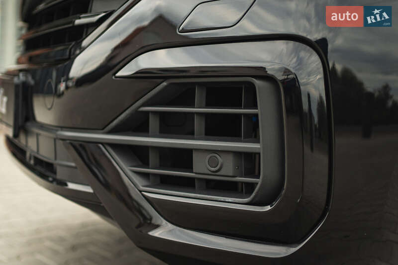 Позашляховик / Кросовер Volkswagen Touareg 2019 в Луцьку