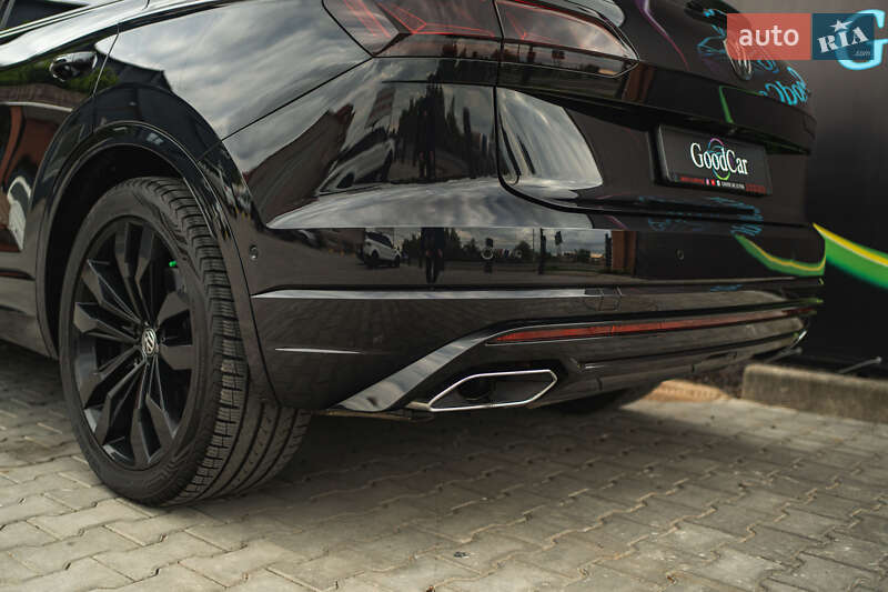 Позашляховик / Кросовер Volkswagen Touareg 2019 в Луцьку