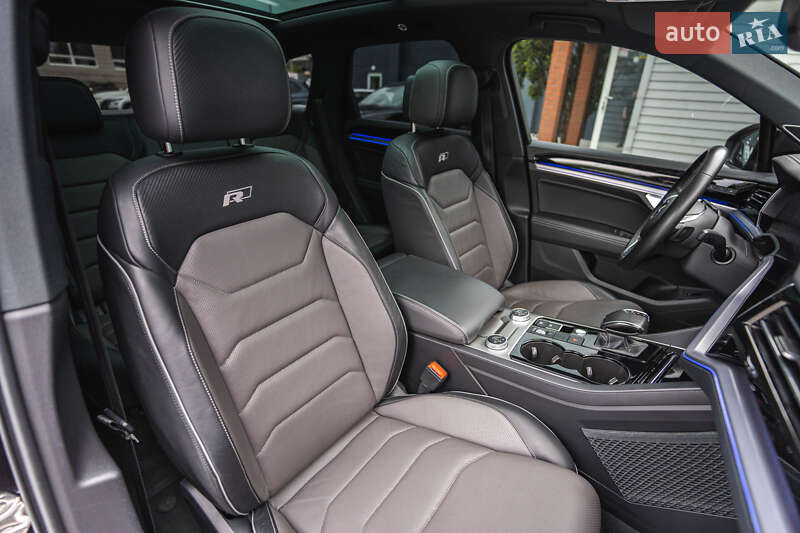 Позашляховик / Кросовер Volkswagen Touareg 2019 в Луцьку