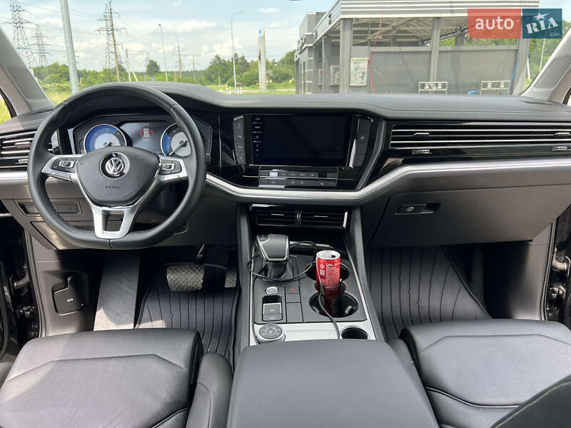 Внедорожник / Кроссовер Volkswagen Touareg 2019 в Львове фото 25 Внедорожник / Кроссовер Volkswagen Touareg 2019 в Львове