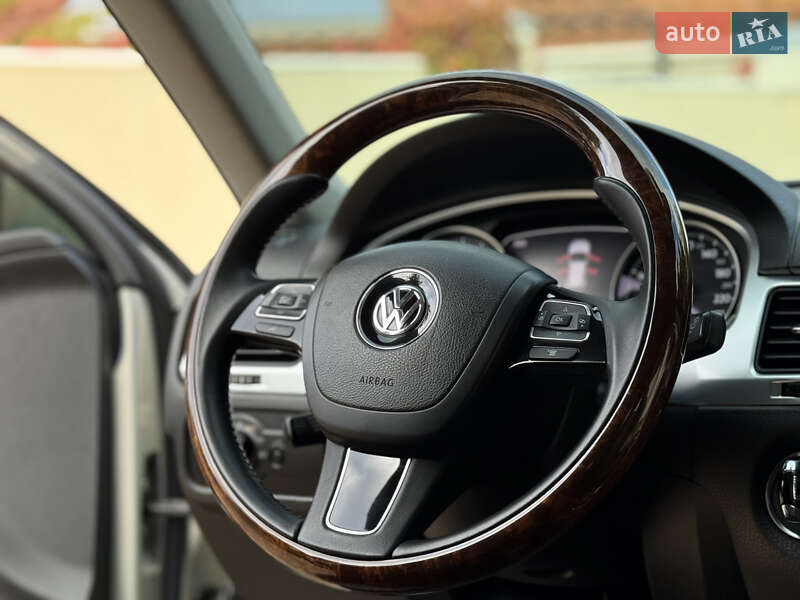 Позашляховик / Кросовер Volkswagen Touareg 2012 в Одесі фото 29 Позашляховик / Кросовер Volkswagen Touareg 2012 в Одесі