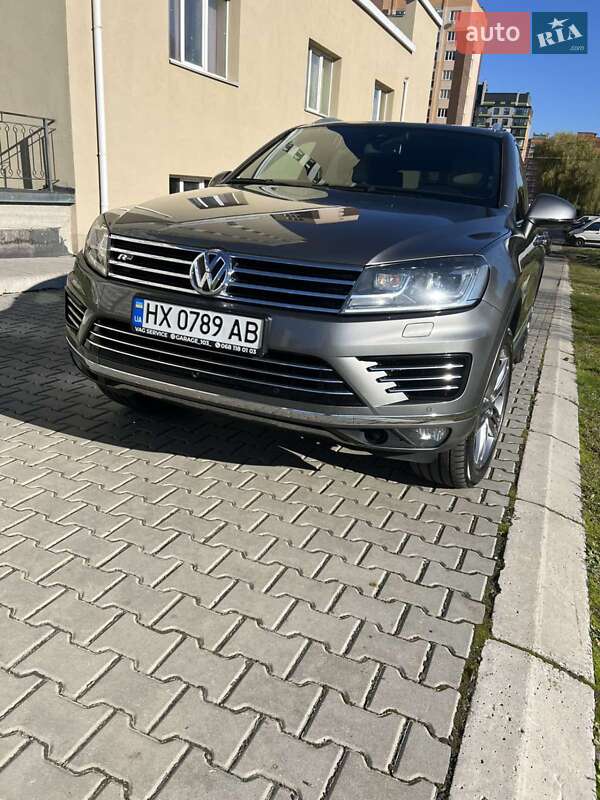 Внедорожник / Кроссовер Volkswagen Touareg 2016 в Хмельницком