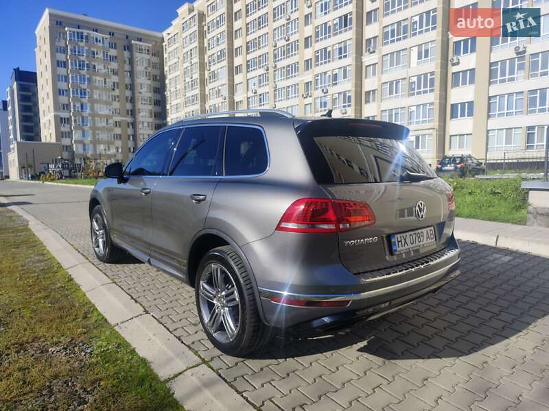 Внедорожник / Кроссовер Volkswagen Touareg 2016 в Хмельницком