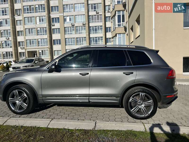 Внедорожник / Кроссовер Volkswagen Touareg 2016 в Хмельницком