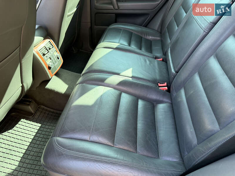 Внедорожник / Кроссовер Volkswagen Touareg 2006 в Одессе