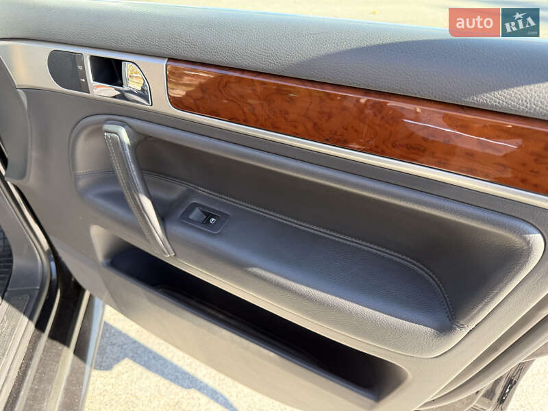 Внедорожник / Кроссовер Volkswagen Touareg 2006 в Одессе