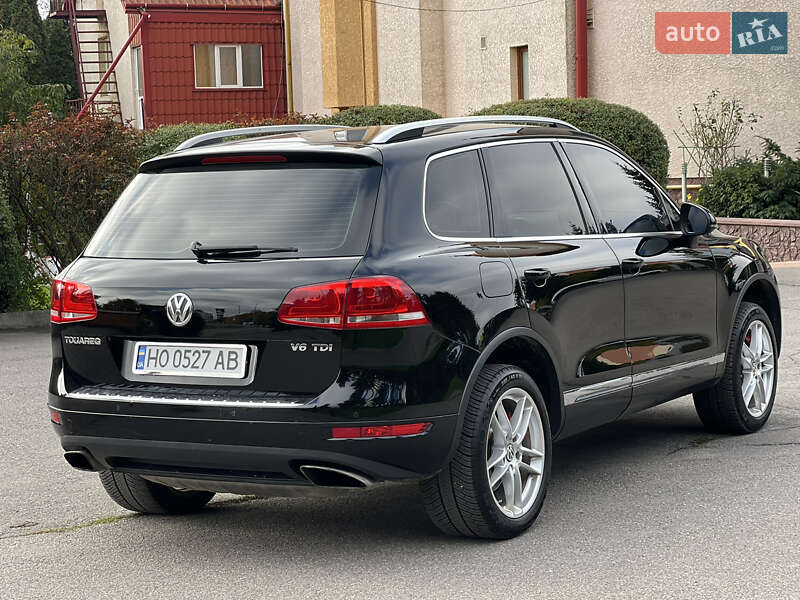 Внедорожник / Кроссовер Volkswagen Touareg 2011 в Тернополе