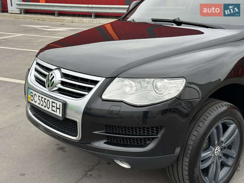 Внедорожник / Кроссовер Volkswagen Touareg 2007 в Киеве