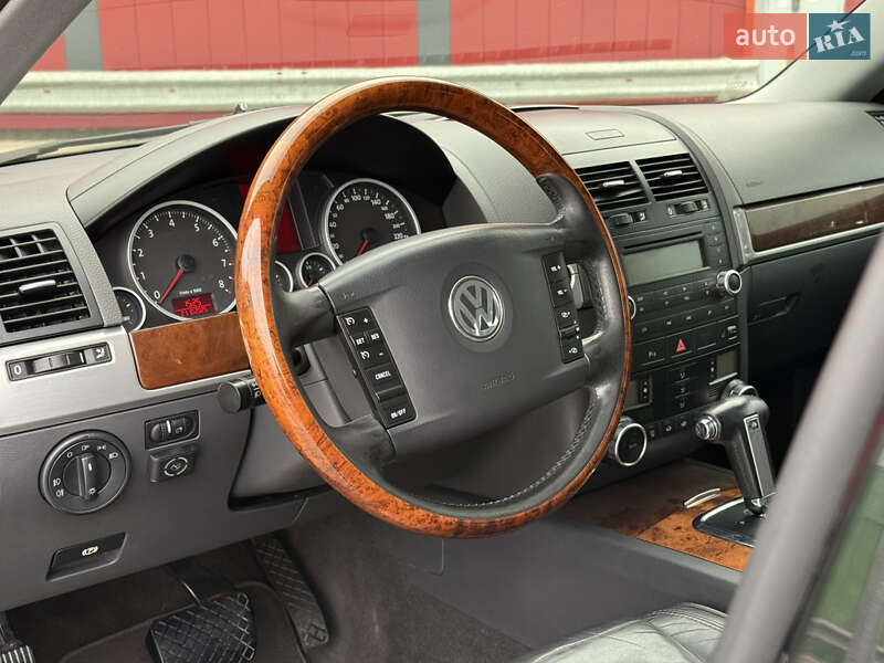 Внедорожник / Кроссовер Volkswagen Touareg 2007 в Киеве