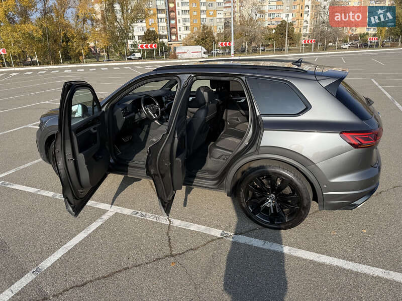 Внедорожник / Кроссовер Volkswagen Touareg 2019 в Киеве фото 17 Внедорожник / Кроссовер Volkswagen Touareg 2019 в Киеве