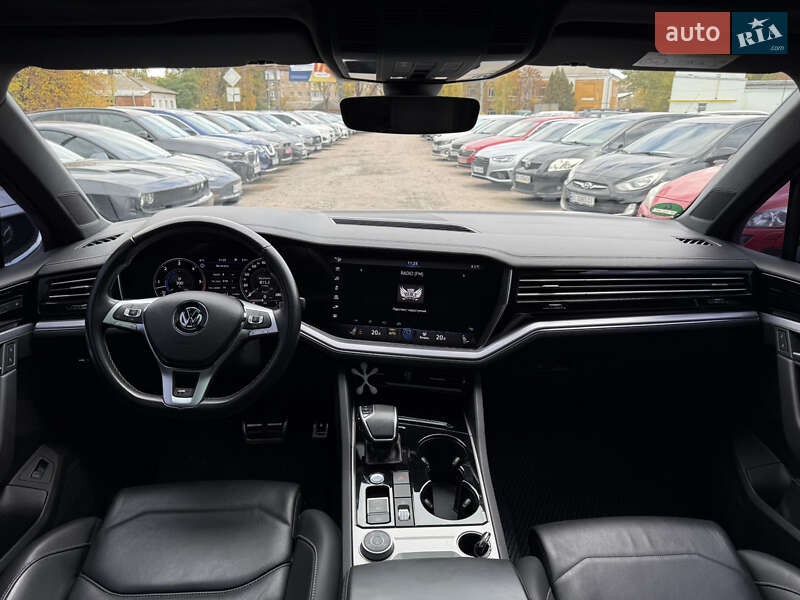 Внедорожник / Кроссовер Volkswagen Touareg 2018 в Полтаве фото 15 Внедорожник / Кроссовер Volkswagen Touareg 2018 в Полтаве