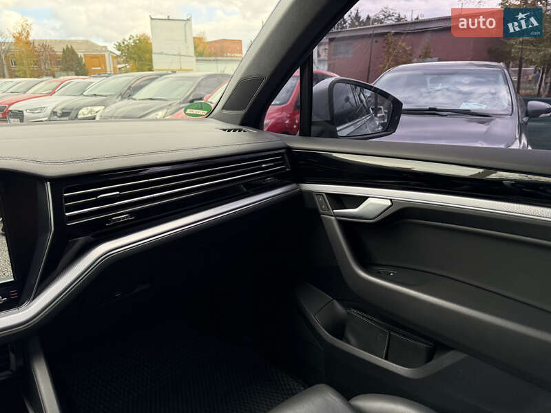 Внедорожник / Кроссовер Volkswagen Touareg 2018 в Полтаве фото 35 Внедорожник / Кроссовер Volkswagen Touareg 2018 в Полтаве