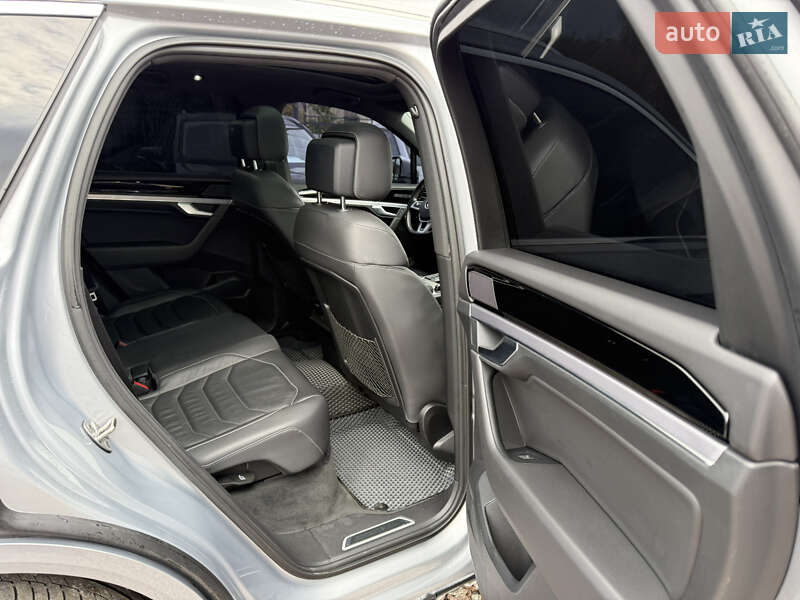 Внедорожник / Кроссовер Volkswagen Touareg 2018 в Полтаве фото 42 Внедорожник / Кроссовер Volkswagen Touareg 2018 в Полтаве