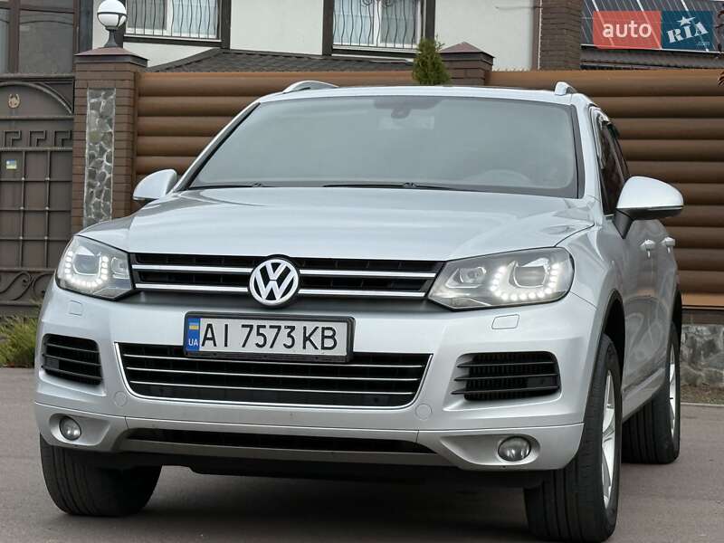 Внедорожник / Кроссовер Volkswagen Touareg 2012 в 