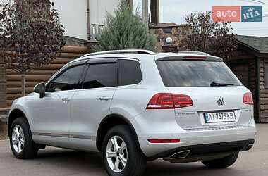 Внедорожник / Кроссовер Volkswagen Touareg 2012 в 