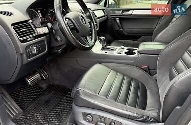 Внедорожник / Кроссовер Volkswagen Touareg 2012 в 