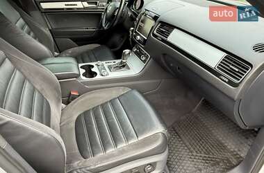 Внедорожник / Кроссовер Volkswagen Touareg 2012 в 