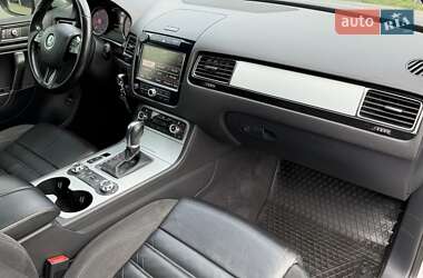 Внедорожник / Кроссовер Volkswagen Touareg 2012 в 