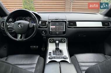 Внедорожник / Кроссовер Volkswagen Touareg 2012 в 