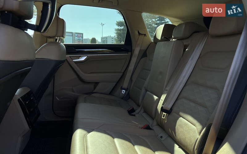 Позашляховик / Кросовер Volkswagen Touareg 2021 в Львові