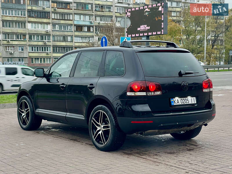 Позашляховик / Кросовер Volkswagen Touareg 2005 в Києві