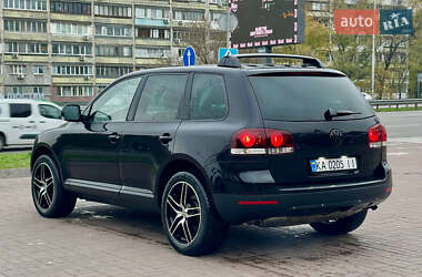 Внедорожник / Кроссовер Volkswagen Touareg 2005 в  фото 3 Внедорожник / Кроссовер Volkswagen Touareg 2005 в