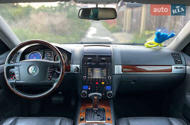 Внедорожник / Кроссовер Volkswagen Touareg 2005 в  фото 6 Внедорожник / Кроссовер Volkswagen Touareg 2005 в