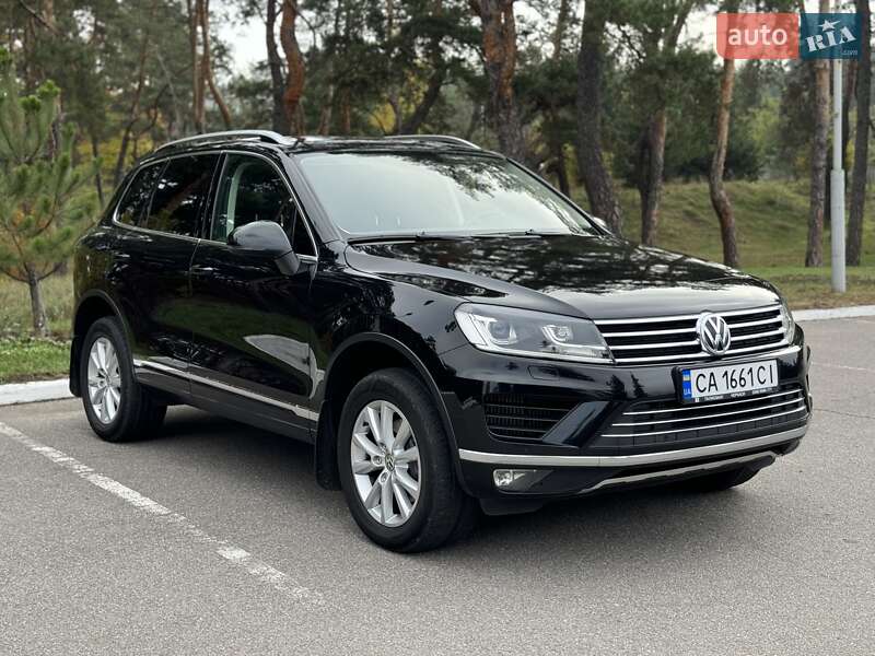 Позашляховик / Кросовер Volkswagen Touareg 2017 в Києві