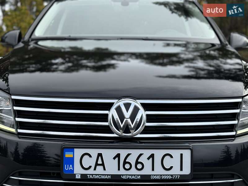 Позашляховик / Кросовер Volkswagen Touareg 2017 в Києві