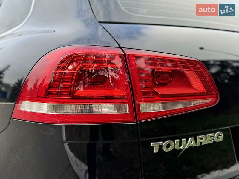Позашляховик / Кросовер Volkswagen Touareg 2017 в Києві
