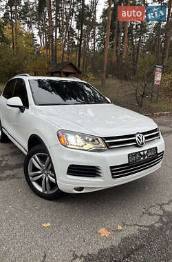 Внедорожник / Кроссовер Volkswagen Touareg 2012 в Киеве