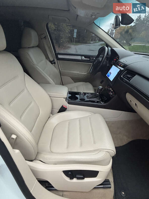 Позашляховик / Кросовер Volkswagen Touareg 2012 в Києві фото 14 Позашляховик / Кросовер Volkswagen Touareg 2012 в Києві