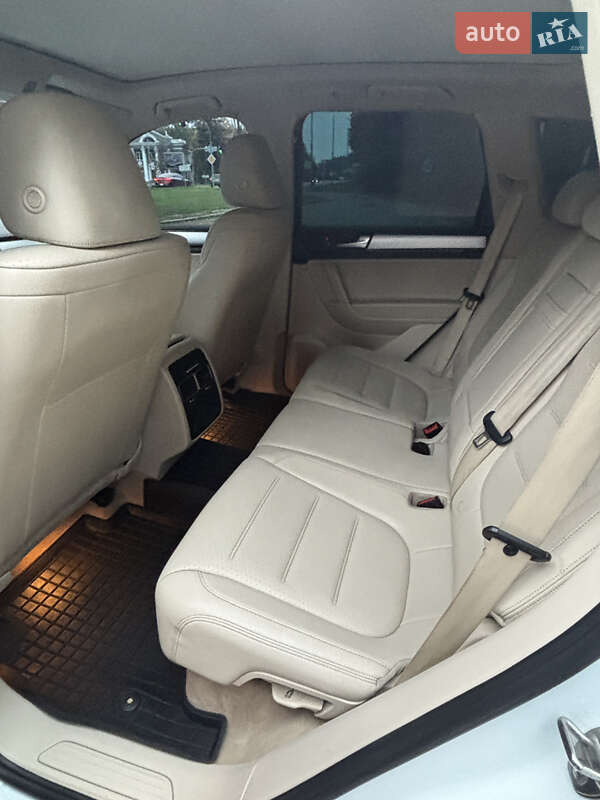 Позашляховик / Кросовер Volkswagen Touareg 2012 в Києві фото 18 Позашляховик / Кросовер Volkswagen Touareg 2012 в Києві