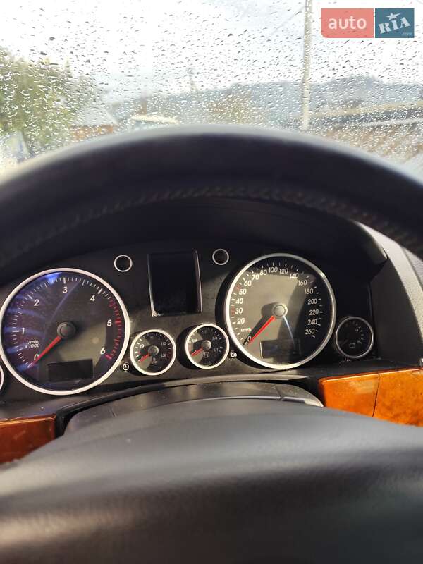 Позашляховик / Кросовер Volkswagen Touareg 2003 в Рахові