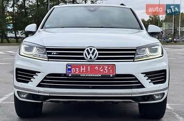 Позашляховик / Кросовер Volkswagen Touareg 2017 в Києві