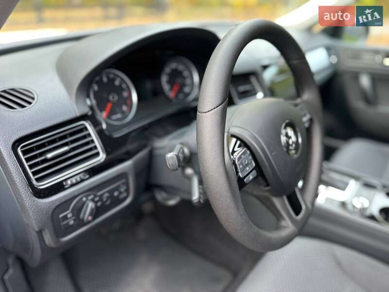 Позашляховик / Кросовер Volkswagen Touareg 2011 в Києві фото 11 Позашляховик / Кросовер Volkswagen Touareg 2011 в Києві