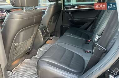 Внедорожник / Кроссовер Volkswagen Touareg 2010 в 
