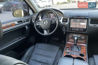 Внедорожник / Кроссовер Volkswagen Touareg 2010 в 
