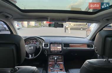 Внедорожник / Кроссовер Volkswagen Touareg 2010 в 