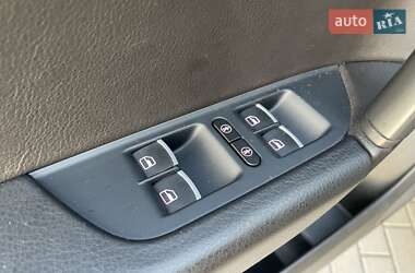 Внедорожник / Кроссовер Volkswagen Touareg 2010 в 