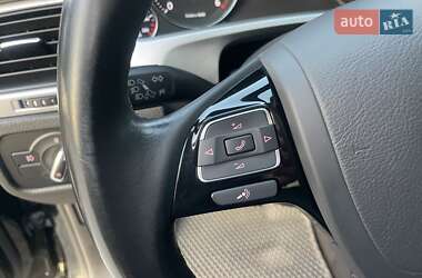 Внедорожник / Кроссовер Volkswagen Touareg 2010 в 