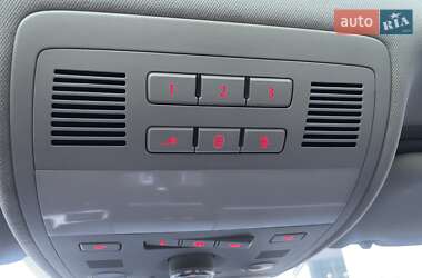 Внедорожник / Кроссовер Volkswagen Touareg 2010 в 