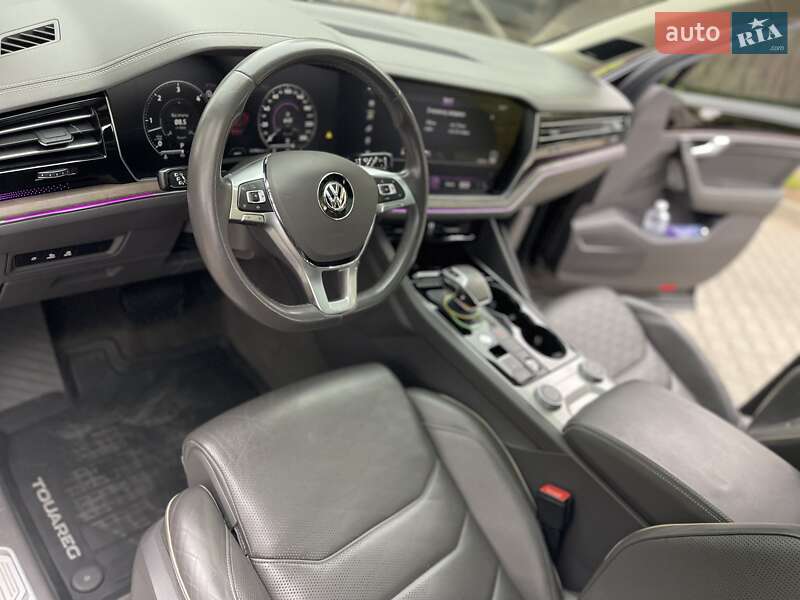 Внедорожник / Кроссовер Volkswagen Touareg 2018 в Одессе фото 11 Внедорожник / Кроссовер Volkswagen Touareg 2018 в Одессе