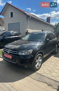 Внедорожник / Кроссовер Volkswagen Touareg 2011 в Остроге