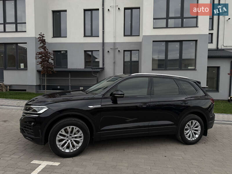 Внедорожник / Кроссовер Volkswagen Touareg 2019 в Дубно