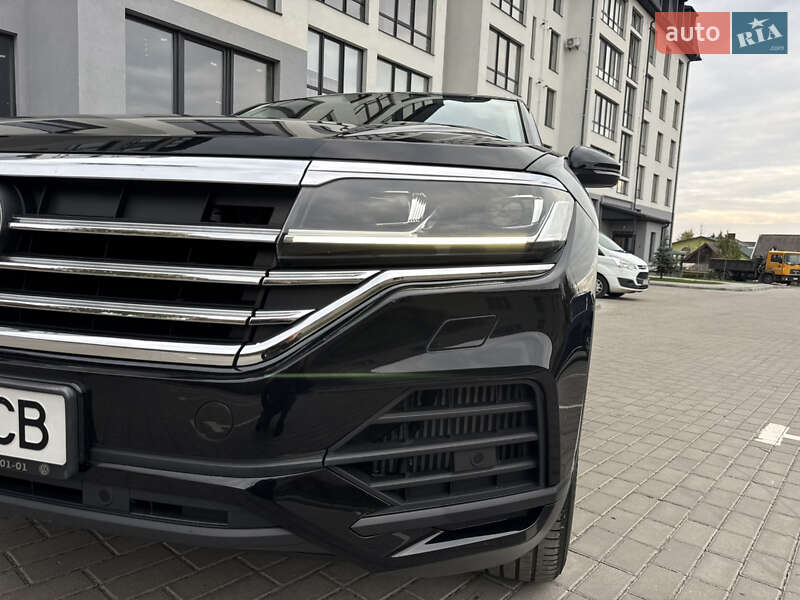 Внедорожник / Кроссовер Volkswagen Touareg 2019 в Дубно