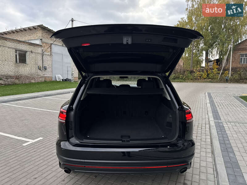 Внедорожник / Кроссовер Volkswagen Touareg 2019 в Дубно