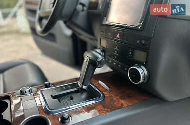 Внедорожник / Кроссовер Volkswagen Touareg 2007 в 